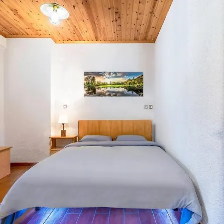 Arachova's Experience * Arachova